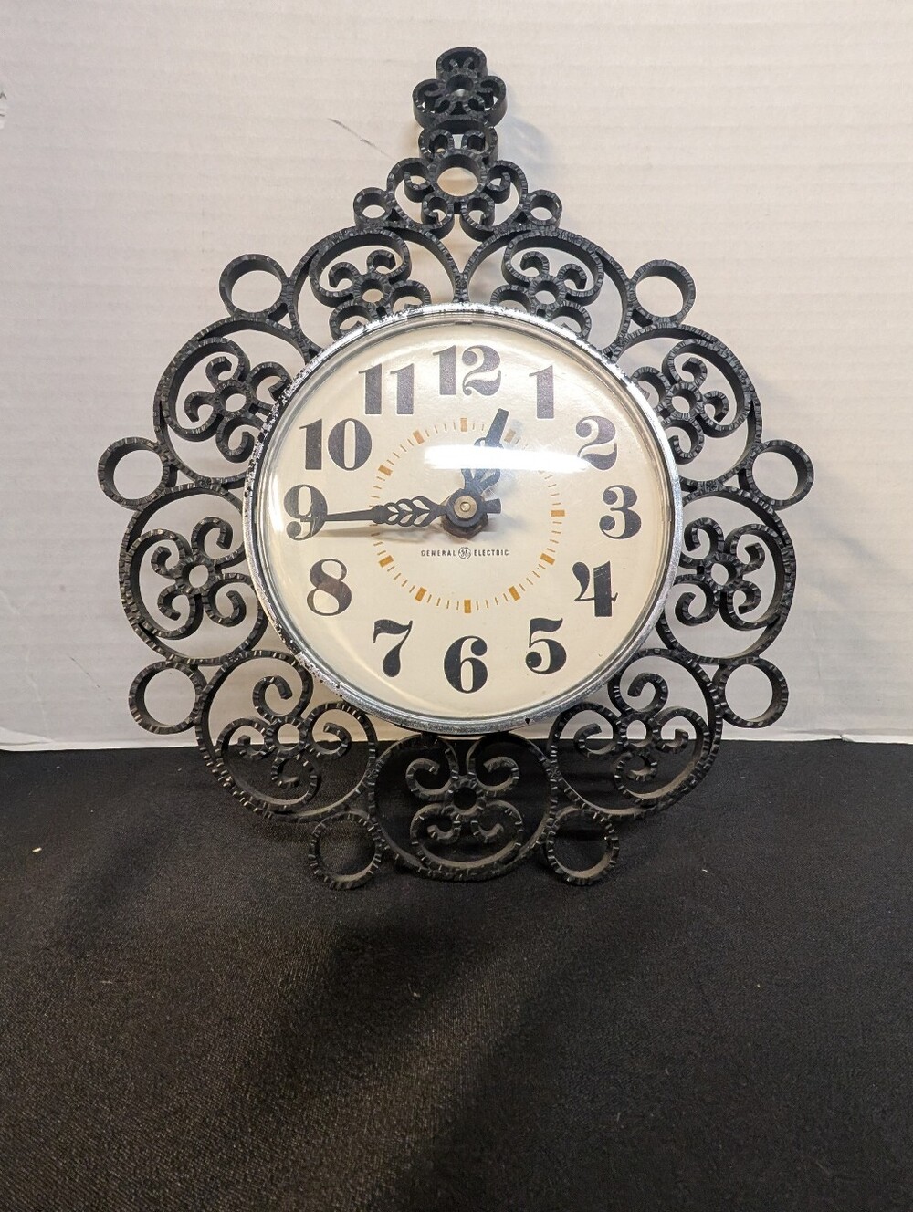 Vintage General Electric GE Kitchen Wall Clock Scroll Frame